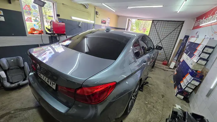 Folie geamuri montată pe BMW Seria 5, Tecuci